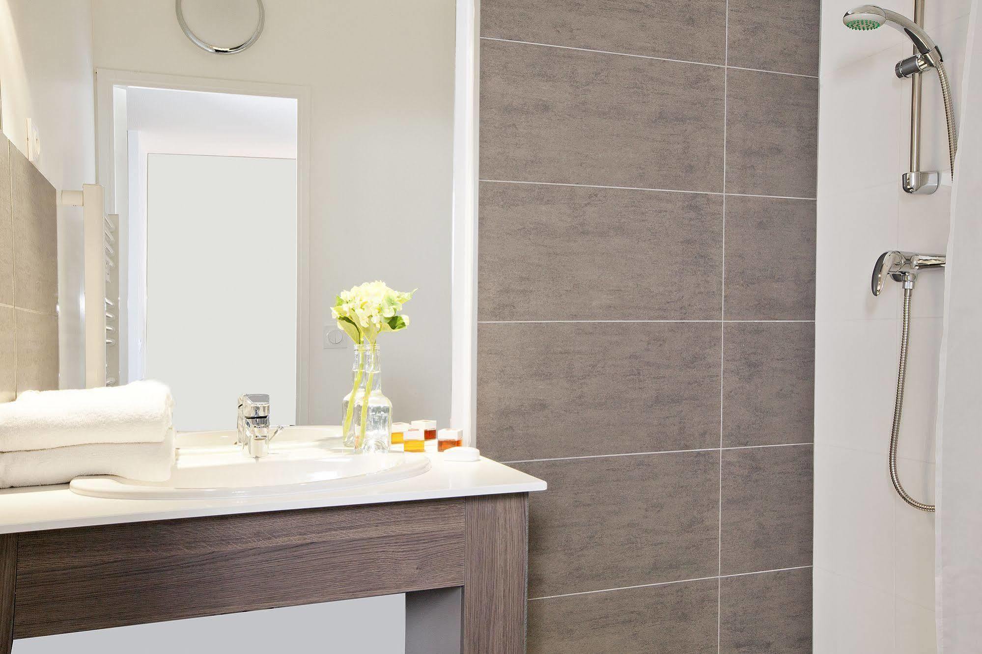 Sejours & Affaires Paris-davout 4*