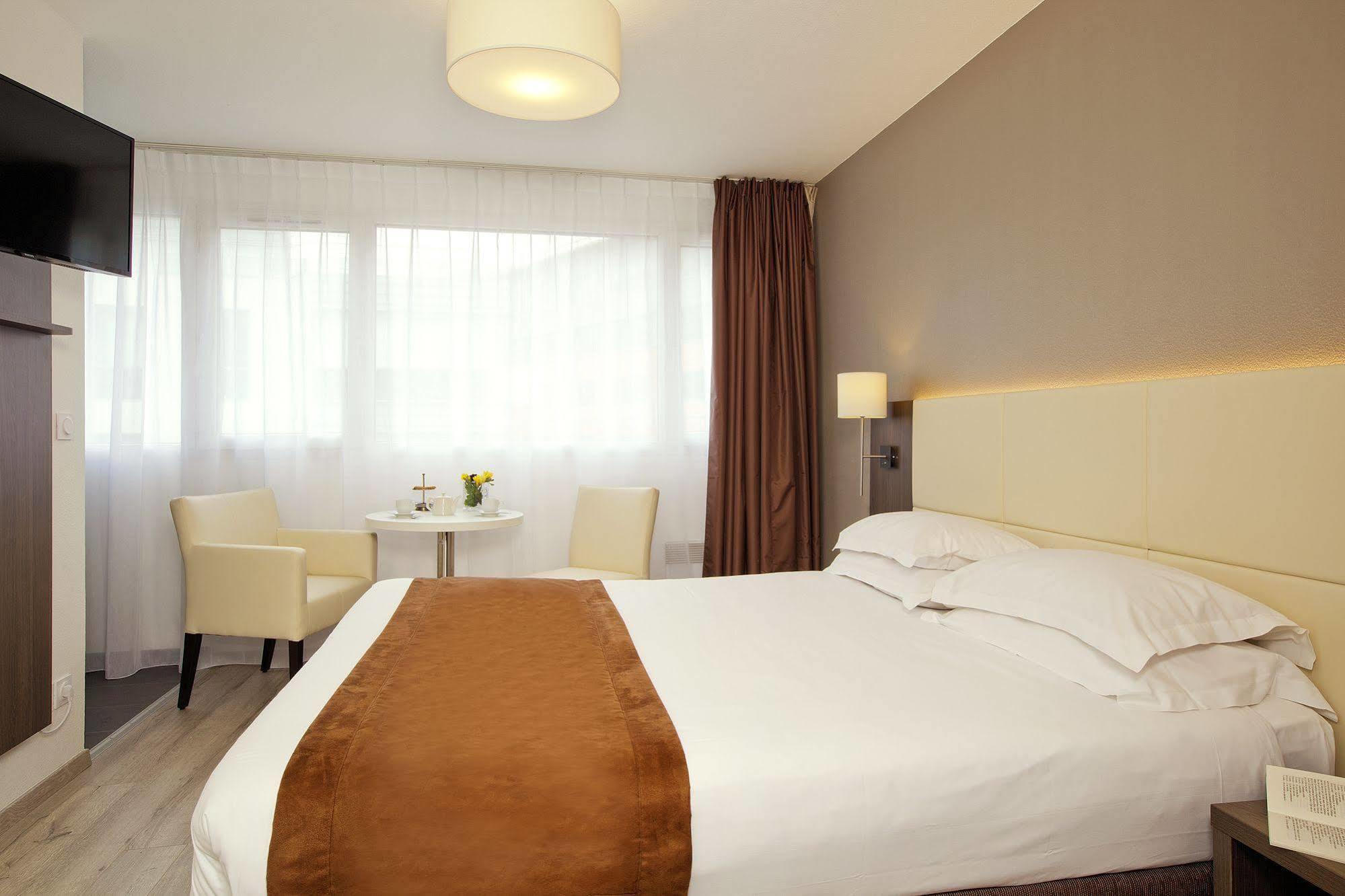 Sejours & Affaires Paris-davout 4*